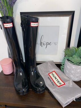 Hunter Original Black Gloss Tall Rain Boots Size 9 w Carrying Bag Like New